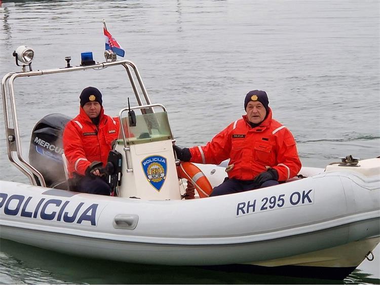 Slika /2022/Čamcem obiđen tok rijeke Drave 04122022/1.JPG
